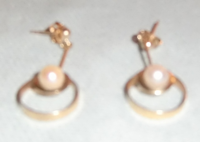 M852M 14k-585 gold earrings with cultured sea pearl Takst-Valuation N. Kr. 3700